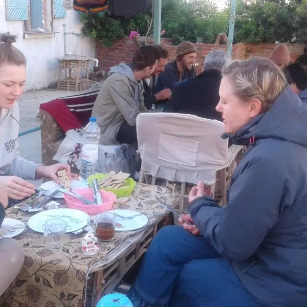 Sea Waves Hostel not for Egyptian, hotel in Hurghada