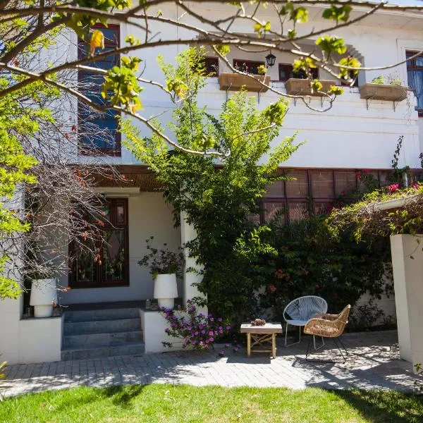 Number5 Guesthouse, hotel in Cape Town