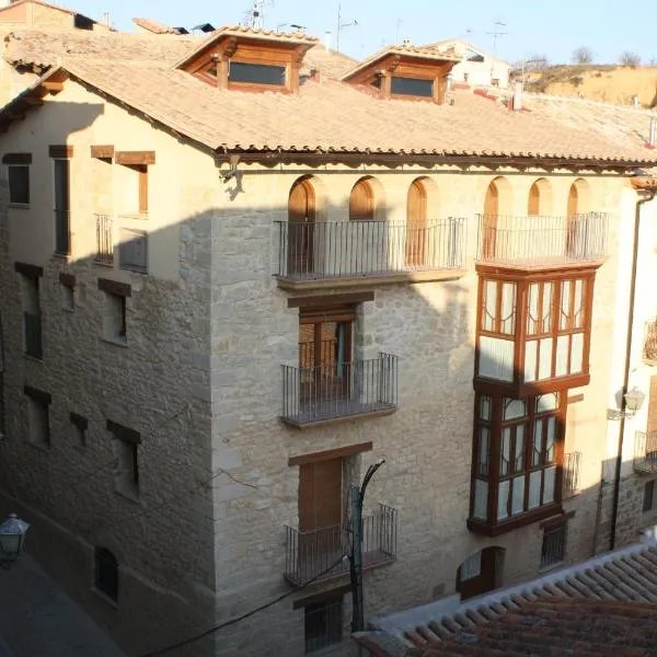 Apartamentos Doña Candida, hotel in Valderrobres