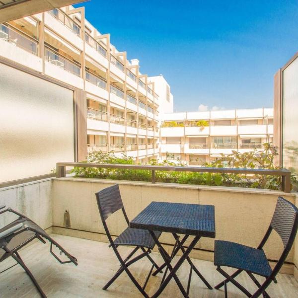 Cannes Conseil Immo, Grand Studio Terrasse Gray d'Albion area -Four-