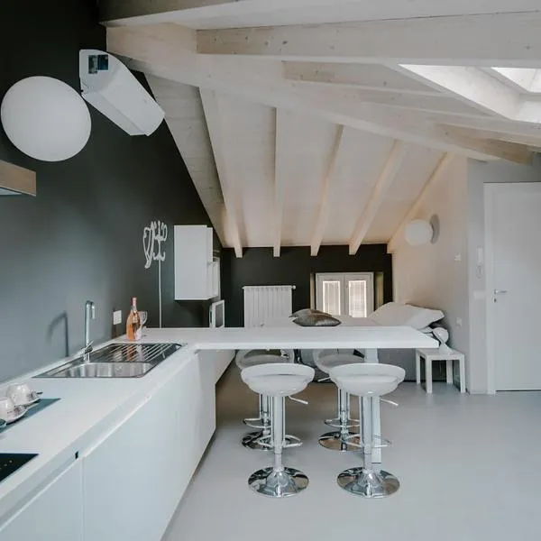 CHARMING MOMENT di Villa Porta - Residenza Felice, Hotel in Luino