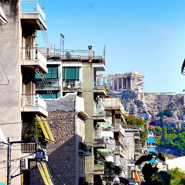 Urban Art Experience with Acropolis View