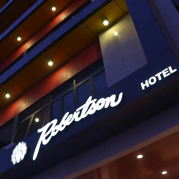 Robertson Hotel, hotel in Naga