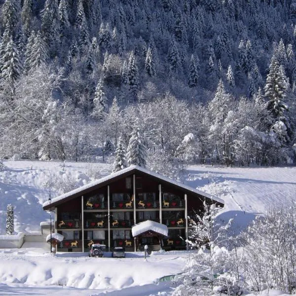 Au Bois de Lune, hotel v destinaci Châtel