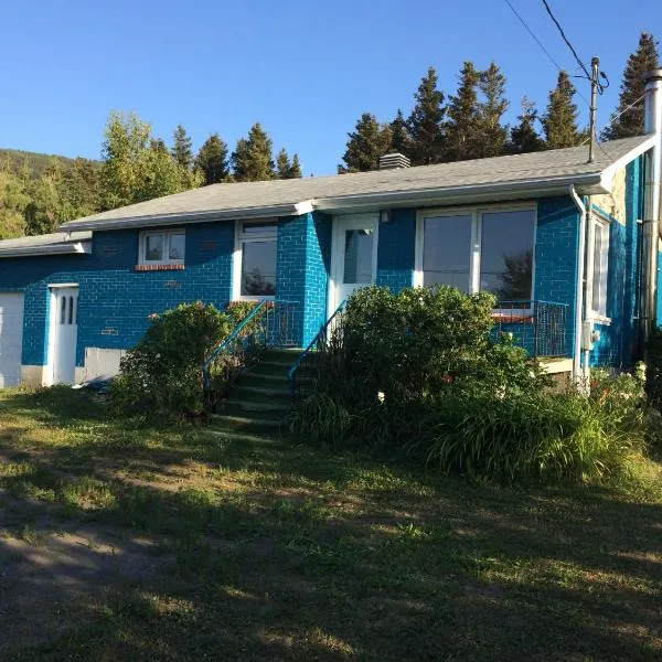 Maison Bleue, hotel in Sainte-Anne-des-Monts
