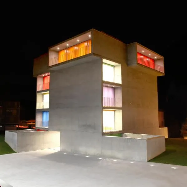 Chromotel self check-in, hotel v destinaci Mezzovico