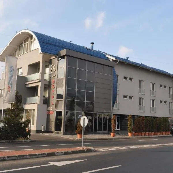 欧元屋酒店，位于巴亚马雷的酒店