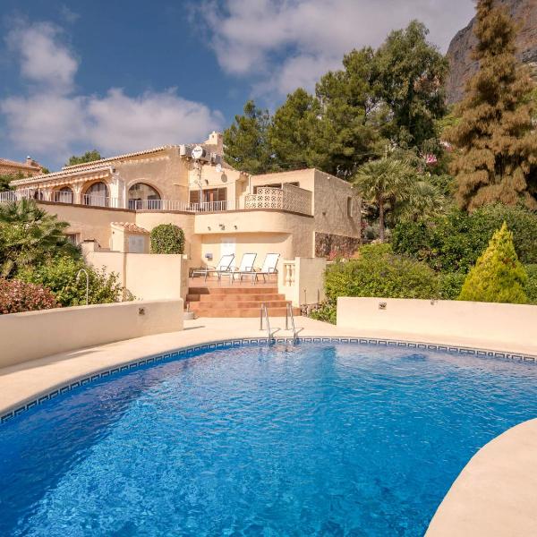 Villa with unique location, private swimming pool, terraces, views of Javea