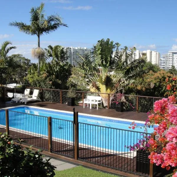 Villa with Views & Pool, hotel in Gold Coast
