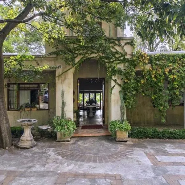 Shepherd's Corner Guest House, hotel in Johannesburg