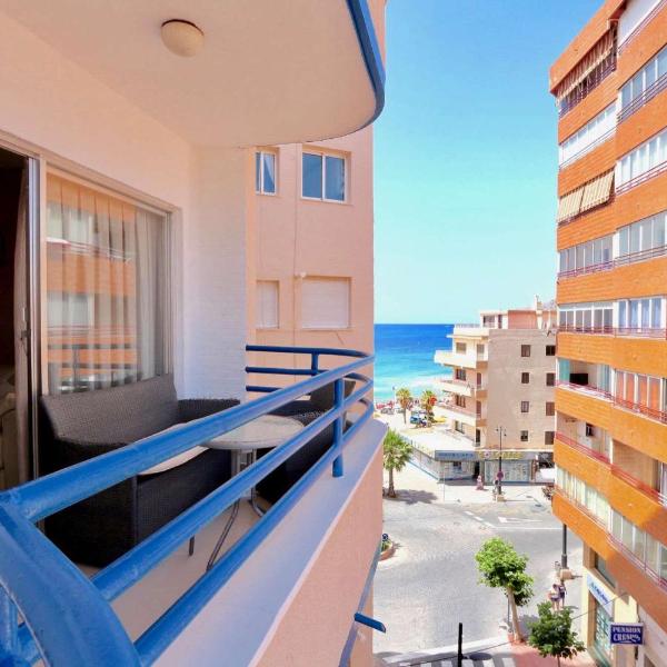 3- bedroom apartment in the centre of Calpe with nice living room, 1 bathroom.