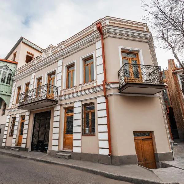 8 Rooms Apartotel On Meidan, hotel in Tbilisi City