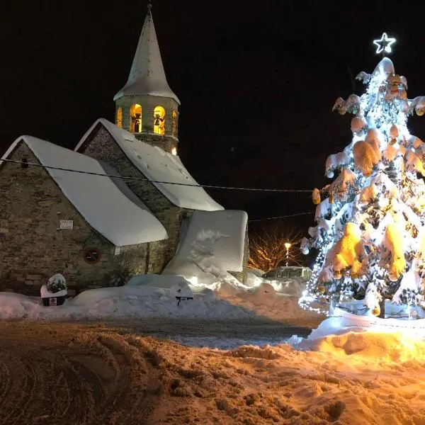 Casa de piedra con encanto en el bonito pueblo de Bagergue, hotel in Bagergue