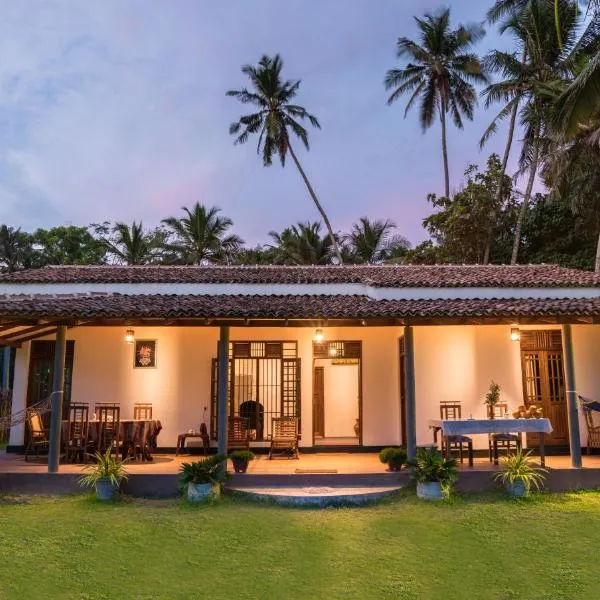 Peak House, hotel in Hiriketiya