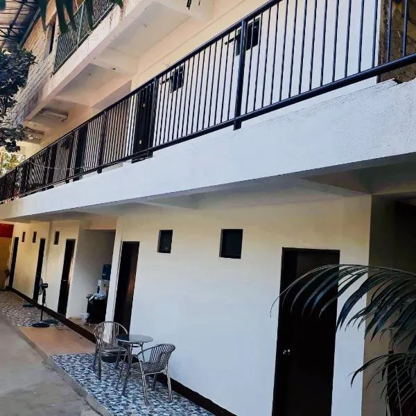 Ahras Place, hotel in Coron