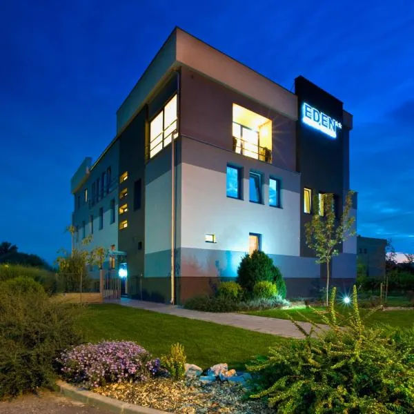 Pension Eden, hotel v destinaci Želiezovce
