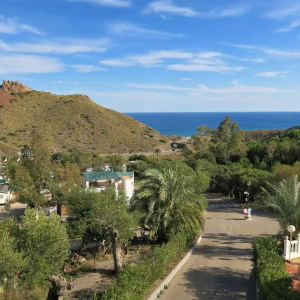 Centro Vacacional Macenas、モハカルのホテル