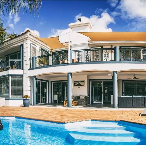 Pictures Guest House Boutique Hotel, ξενοδοχείο σε Oudtshoorn