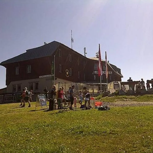 Gipfelhaus Gerlitzen, hotel en Arriach