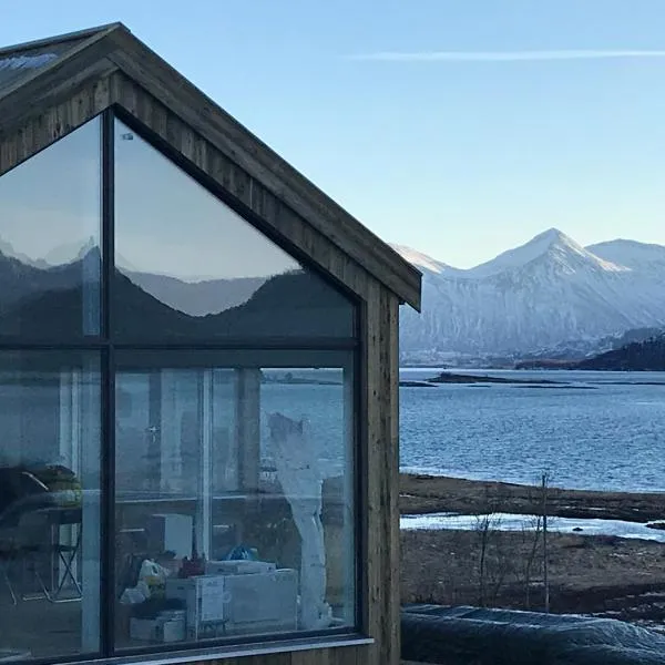 Steigen Lodge Sjøhytter, hotel in Engeløya