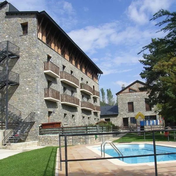 Roca Nevada Suites, hotel in Villanúa