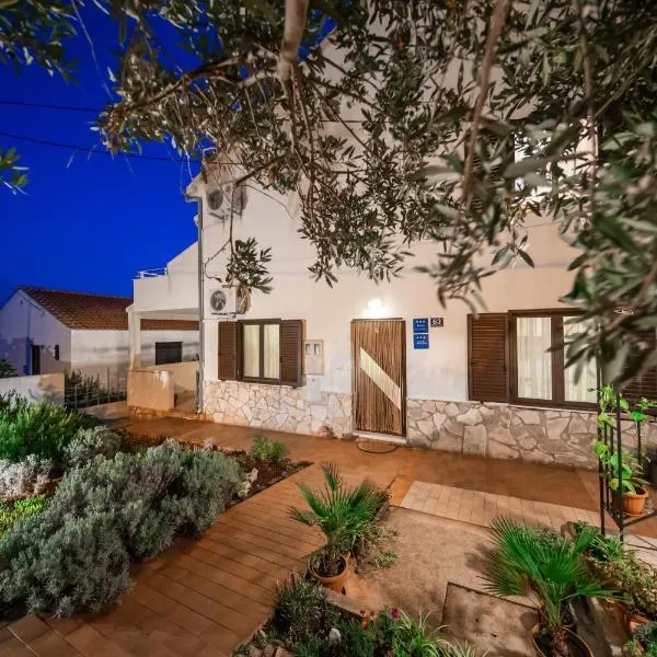 Apartments Mihojevic, hotel in Rukavac