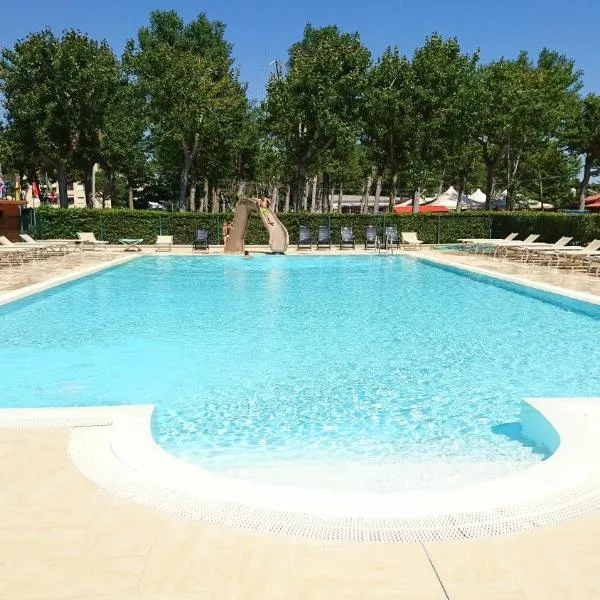 Camping Village Viareggio, hotel in Viareggio
