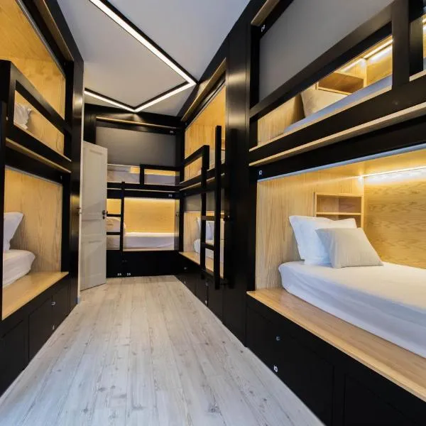 GiG Capsule Hostel, hotel na Ericeira