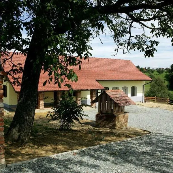 Apartments Mali Raj, Hotel in Dolenci