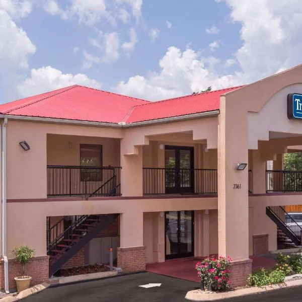 Regency Inn & Suites-Hamilton Place, hotel em Tyner