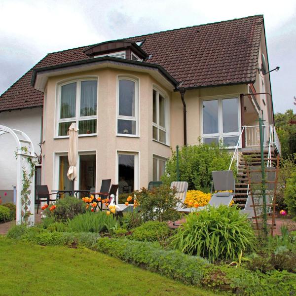 Attractive apartment in Bellenberg with garden