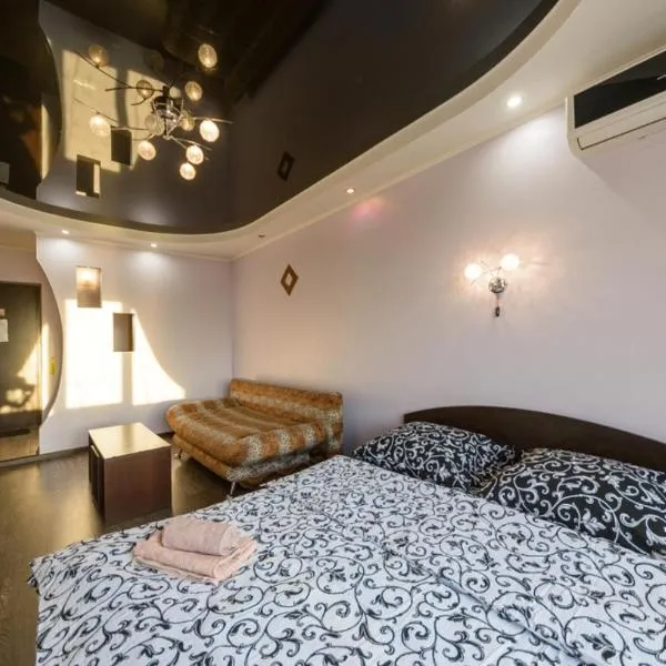 Obolonska Square Apartments (D1), hotel in Kyiv
