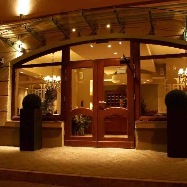 Hotel Tumski, ξενοδοχείο σε Πλοκ