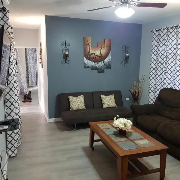 Skycastle Oasis, Hotel in Ocho Rios