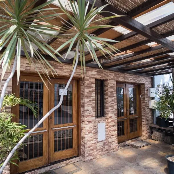 Albergaria Porcelana, hotell sihtkohas São Tomé