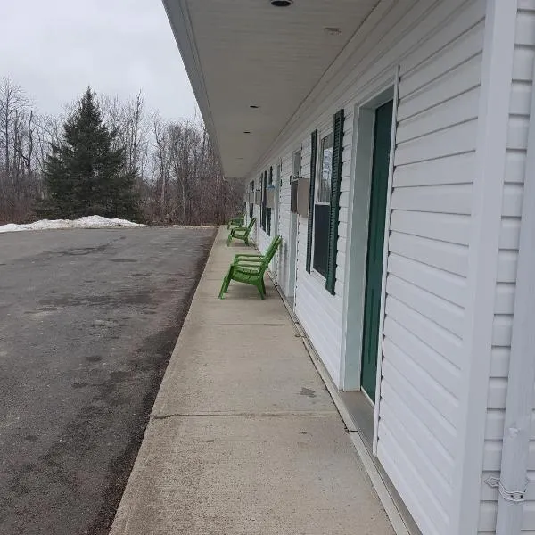 Covered Bridge Inn & Suites, מלון בסאסקס