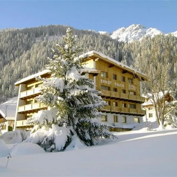 Hotel Garni Ernst Falch, hotel di Sankt Anton am Arlberg