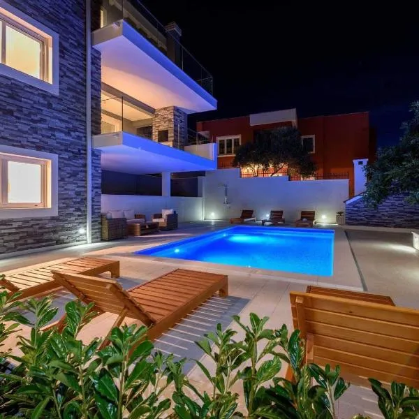 Luxury Villa Residence Zupanovic Trogir, hotel v Trogiru