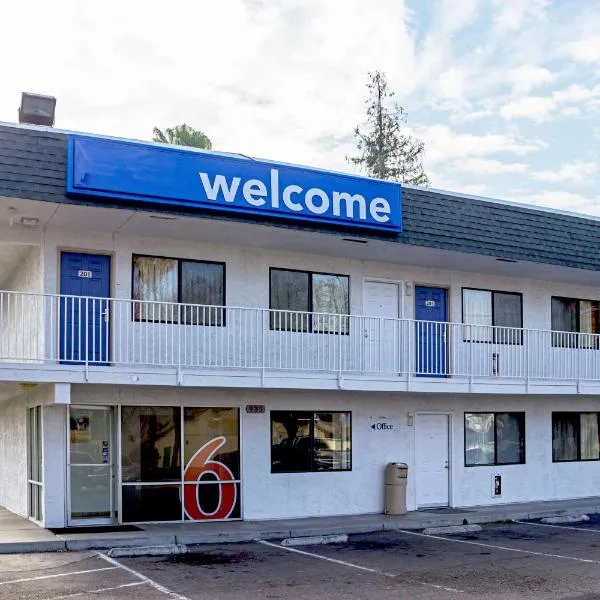 Motel 6-Porterville, CA, Hotel in Porterville