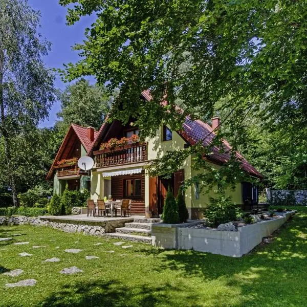 Chalets Bogo & Neno, hotel v destinaci Ledenice