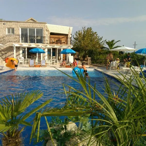 Luštica Apartments, hotel u gradu Lustica