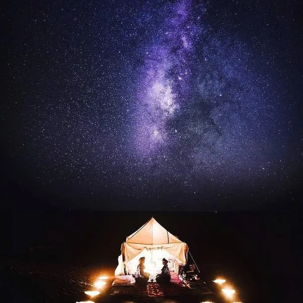 Camp Desert Stars, hôtel à M'Hamid El Ghizlane