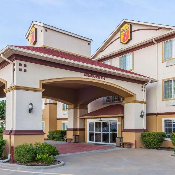 Super 8 by Wyndham Hillsboro TX, ξενοδοχείο σε Hillsboro