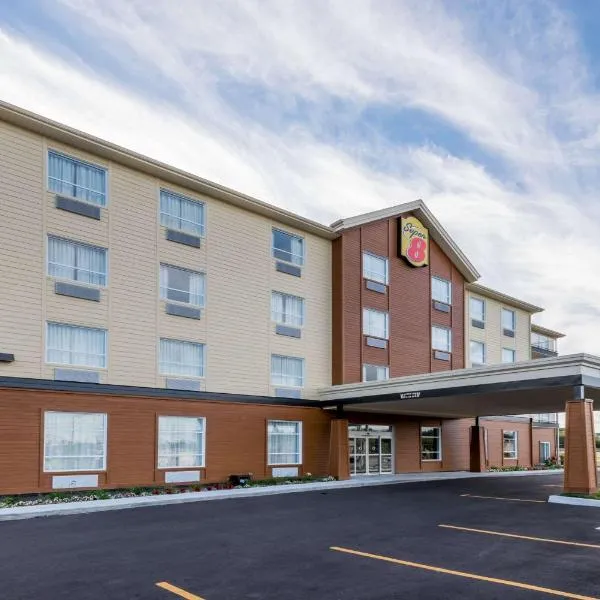 Super 8 by Wyndham Mont Laurier, hotel v destinaci Mont-Laurier