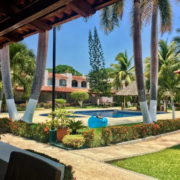 Casa Romantica De Playa, hotel v destinaci Ixtapa