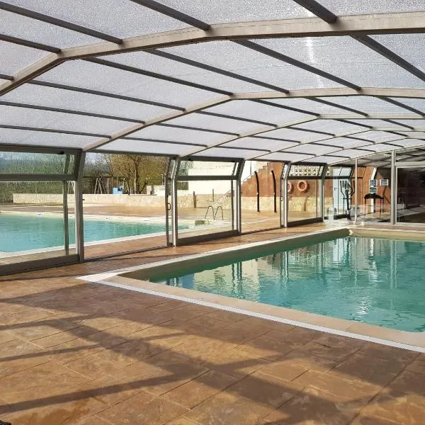 Bungalows Playa de Oyambre, hotel in San Vicente de la Barquera