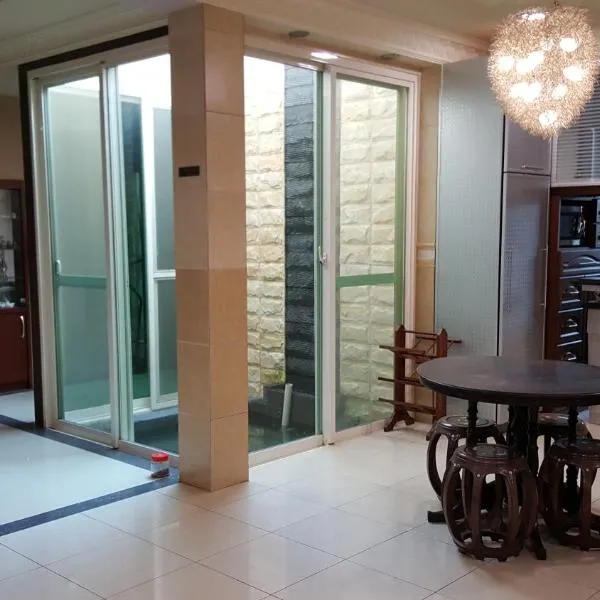 赛拉达旅馆，位于古晋的酒店