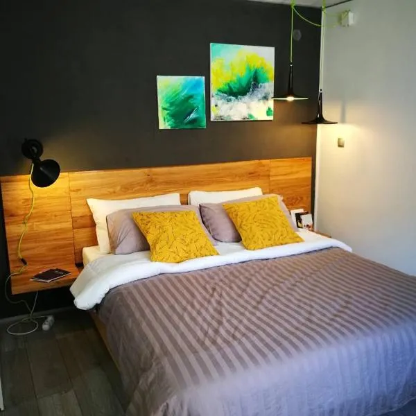 cres art studio lime apartment – hotel w mieście Cres