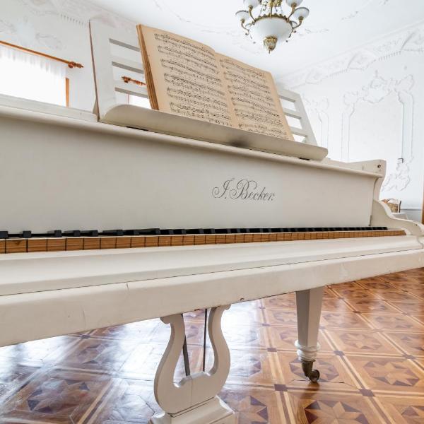 The Grand Piano Villa