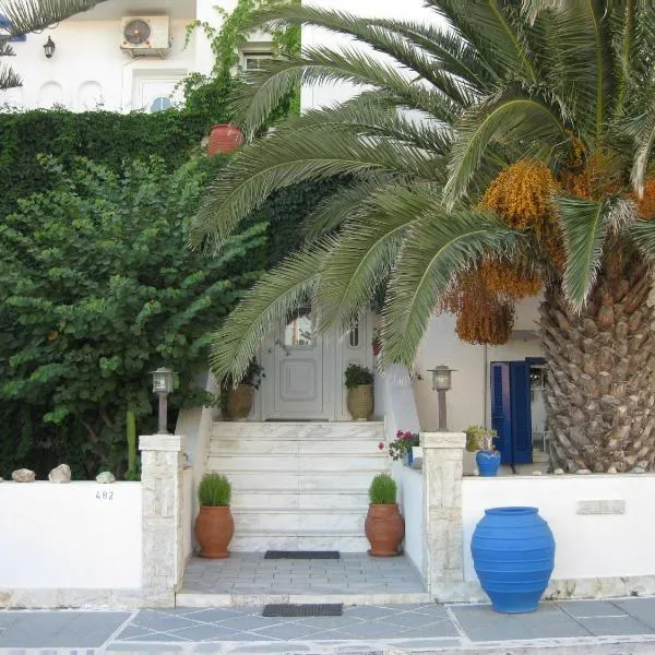 Tina's Apartments、アダマスのホテル